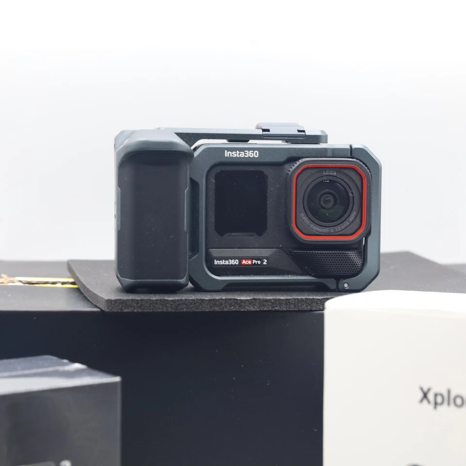 Insta360 Ace Pro 2 Xplorer Bundle Slate Grey 8K Waterproof Action Camera 📦🚚 - Image 2 of 4
