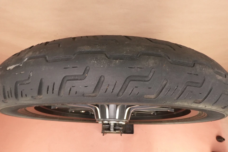 Harley Davidson Sportster Iron 883 XL883N 2009-2021 llanta delantera Dunlop Foto 3 de 4