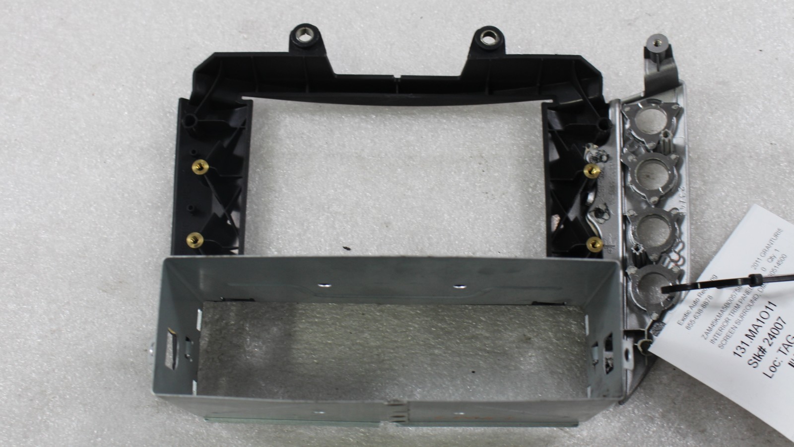 Maserati Granturismo, Radio Surround, Broken Mount, P/N 80514500
