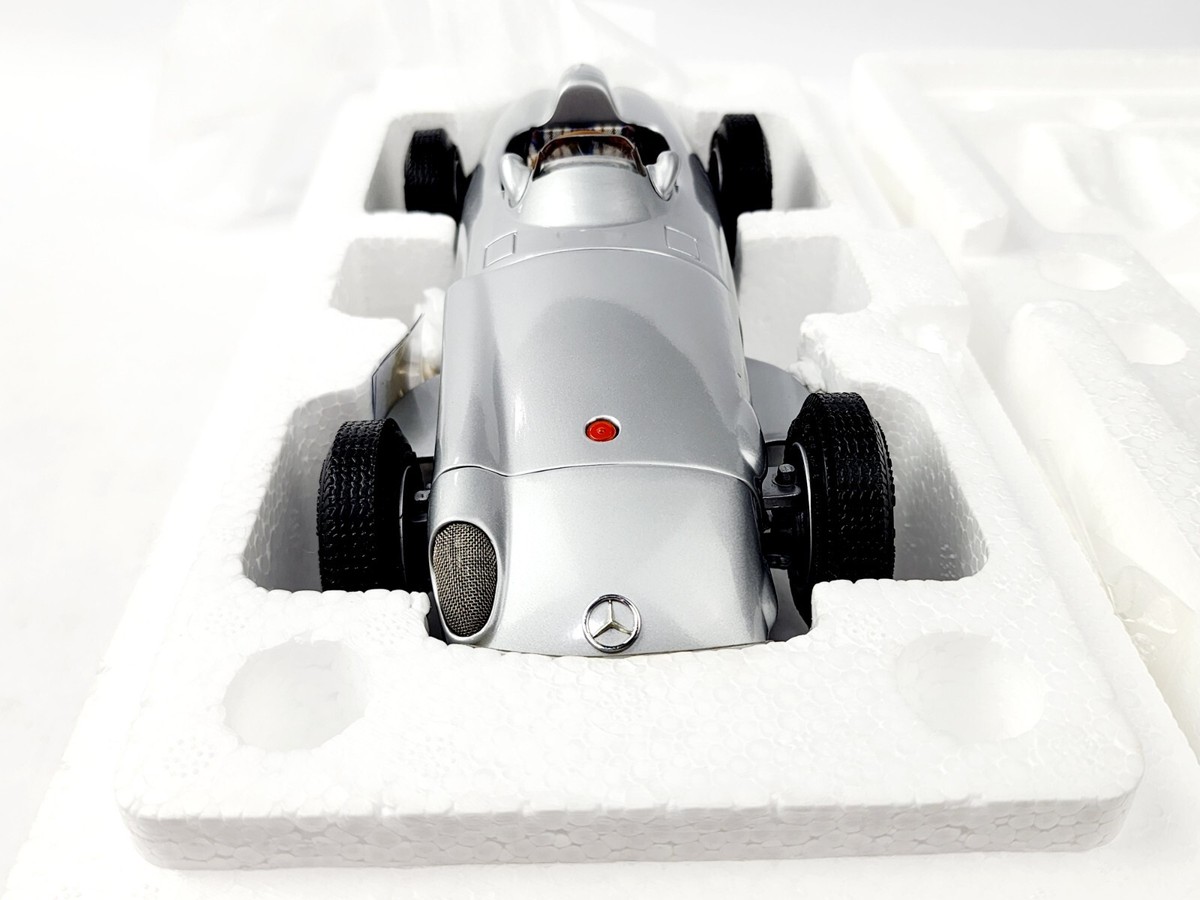 CMC GMBH MERCEDES BENZ W196 SILBERPFEIL MONOPOSTO 1/18 SCALE NEW