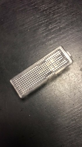 BMW E65 730D 06 RHD / HANDSCHUHFACHBELEUCHTUNG / 6961999