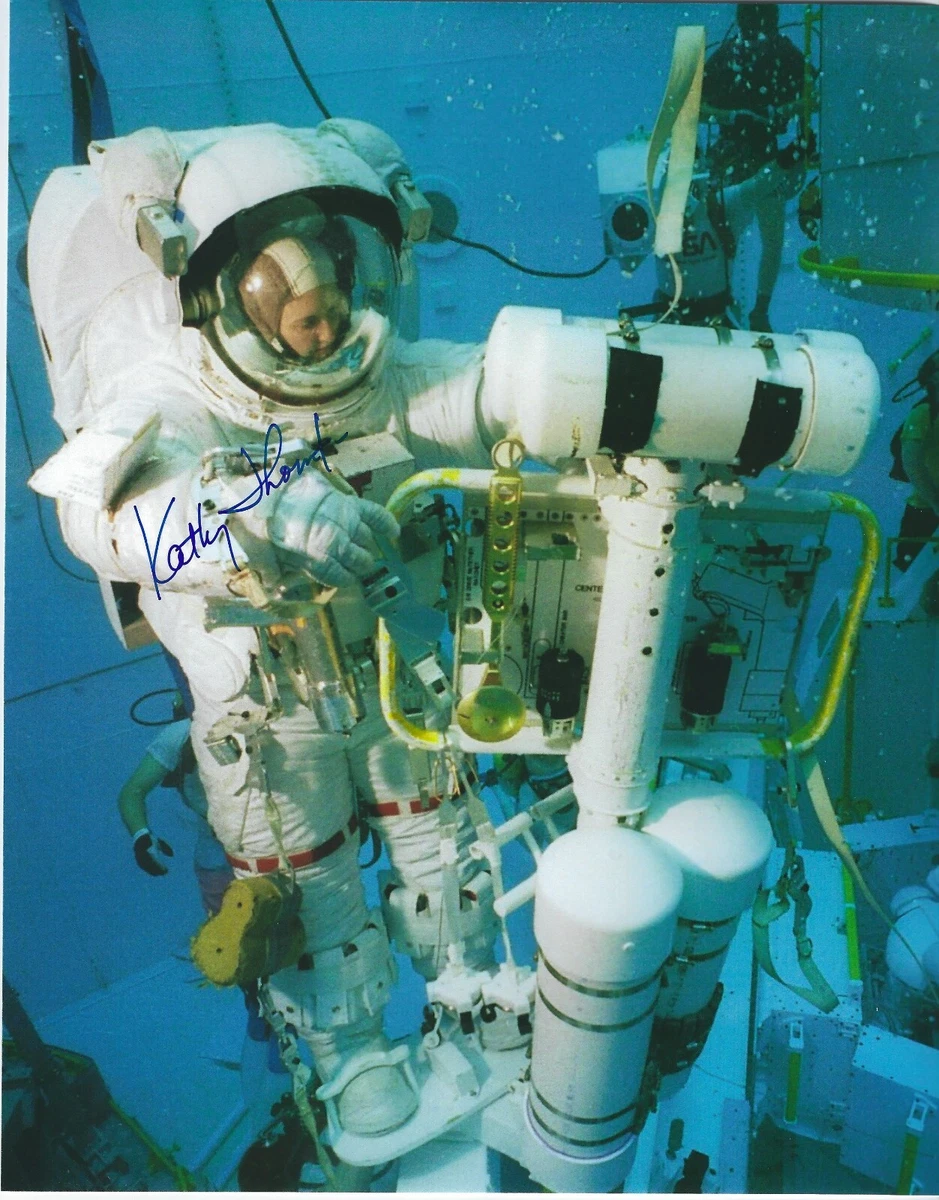 KATHRYN Kathy THORNTON Astronaut NASA Scientist Signed 8 x 10 Photo FREE  SHIP | eBay