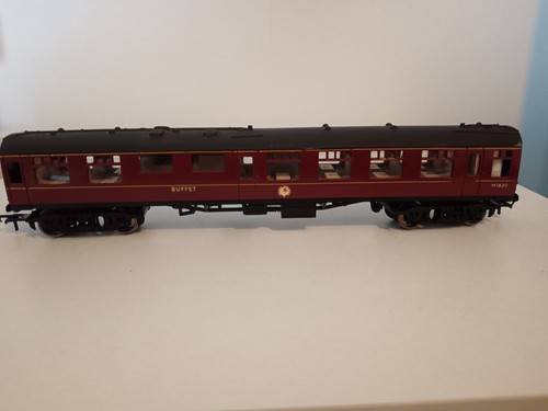Trix OO gauge BR Mk1 Buffet Coach in maroon running no M1820 - roof repainted