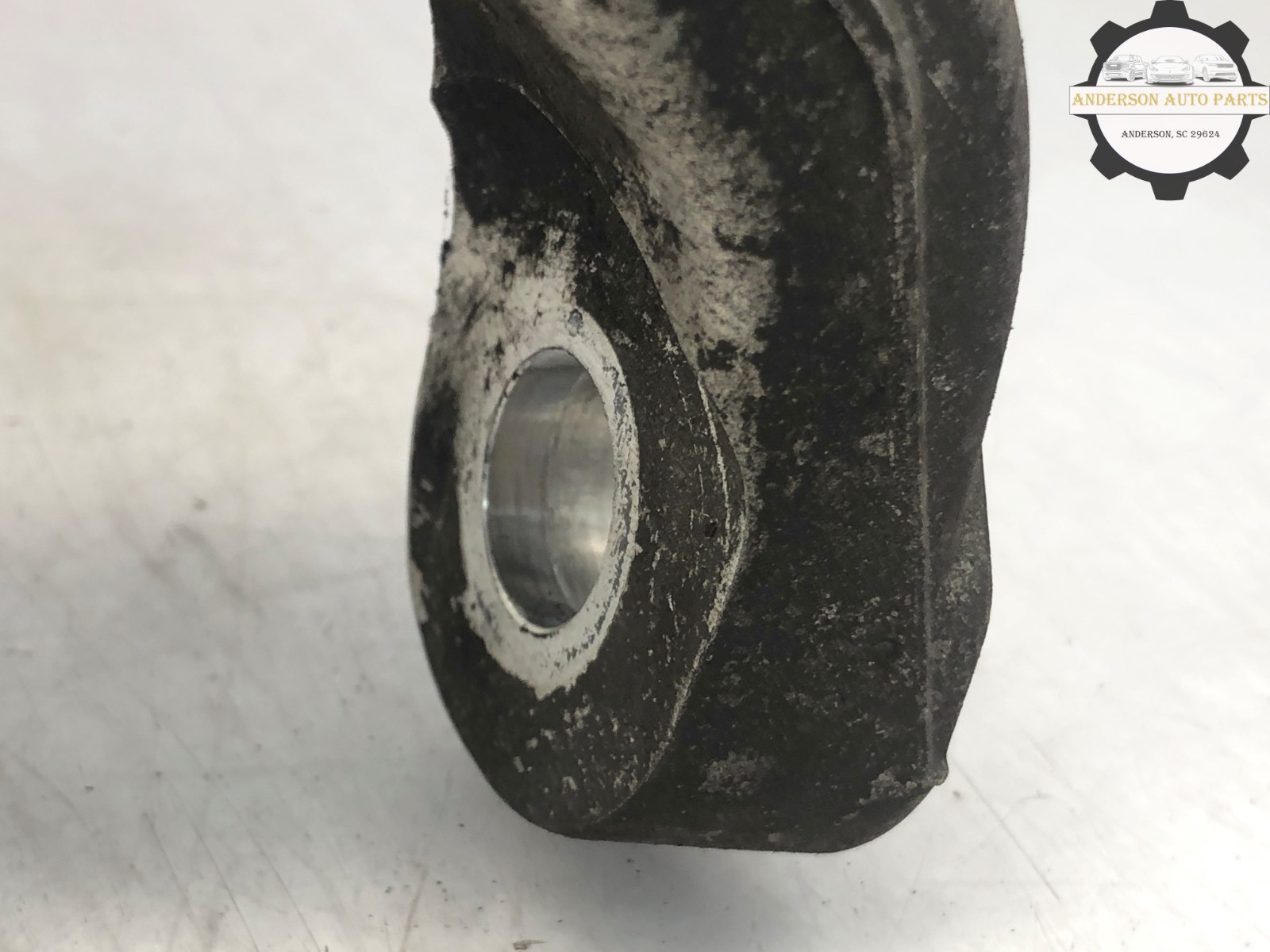 2014-2020 MASERATI QUATTROPORTE RWD RIGHT PASS FRONT SPINDLE KNUCKLE HUB OEM