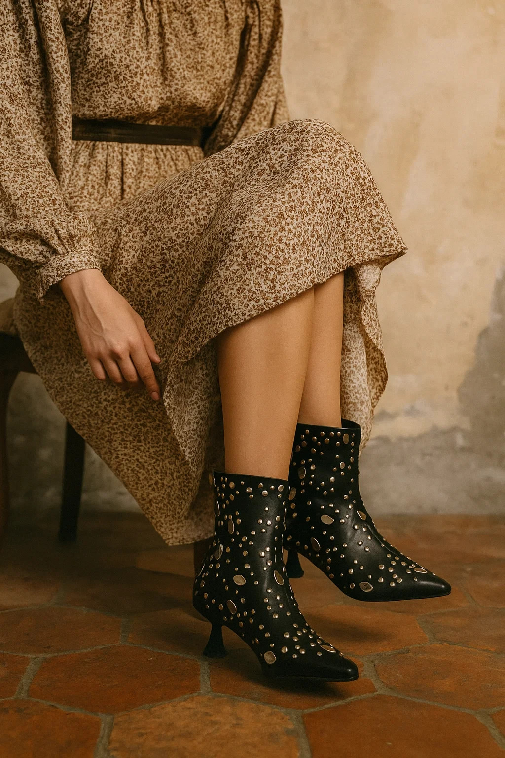 LA VITRINA Low Boot PORTO CERVO Schwarz Leder Mit Anwendungen Silber 5 CM