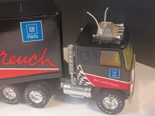 Sale! Vintage Nylint Pressed Steel GMC Cab over GM Mr. Goodwrench semi black/red - Picture 7 of 16