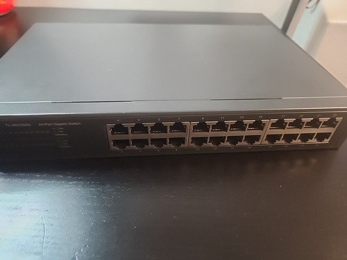 NETGEAR GS324-200NAS 24-Port Gigabit Ethernet Unmanaged Switch - Black - Picture 4 of 6