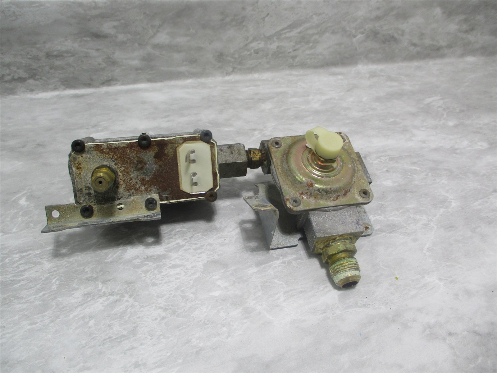 Ge Range Pressure Regulator Rust Part # Wb19K10051
