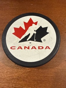 Team Canada Large Logo Souvenir Puck