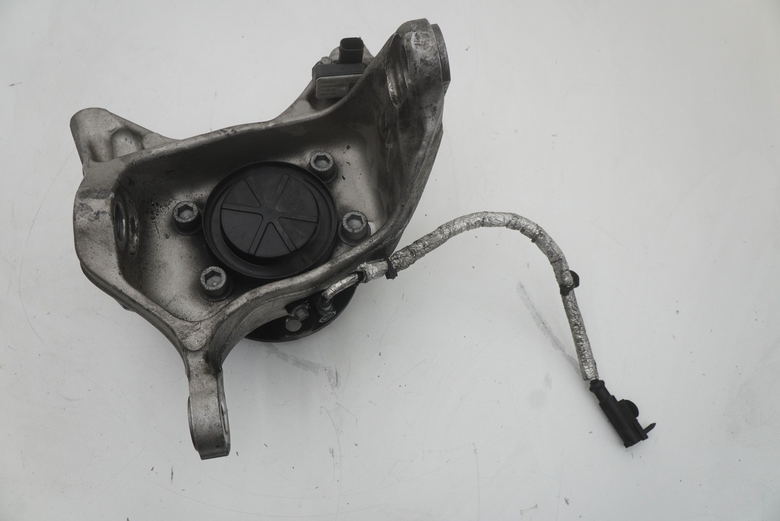 McLaren 720S 2020 Front Left Wheel bearing P/N 14BA247CP