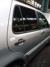 Porte arrière et accessoires Mercedes CLASSE M