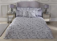 Image of Duvet Set Embellished Jacquard Quilt Cover with Pillow Cases - Duchess
