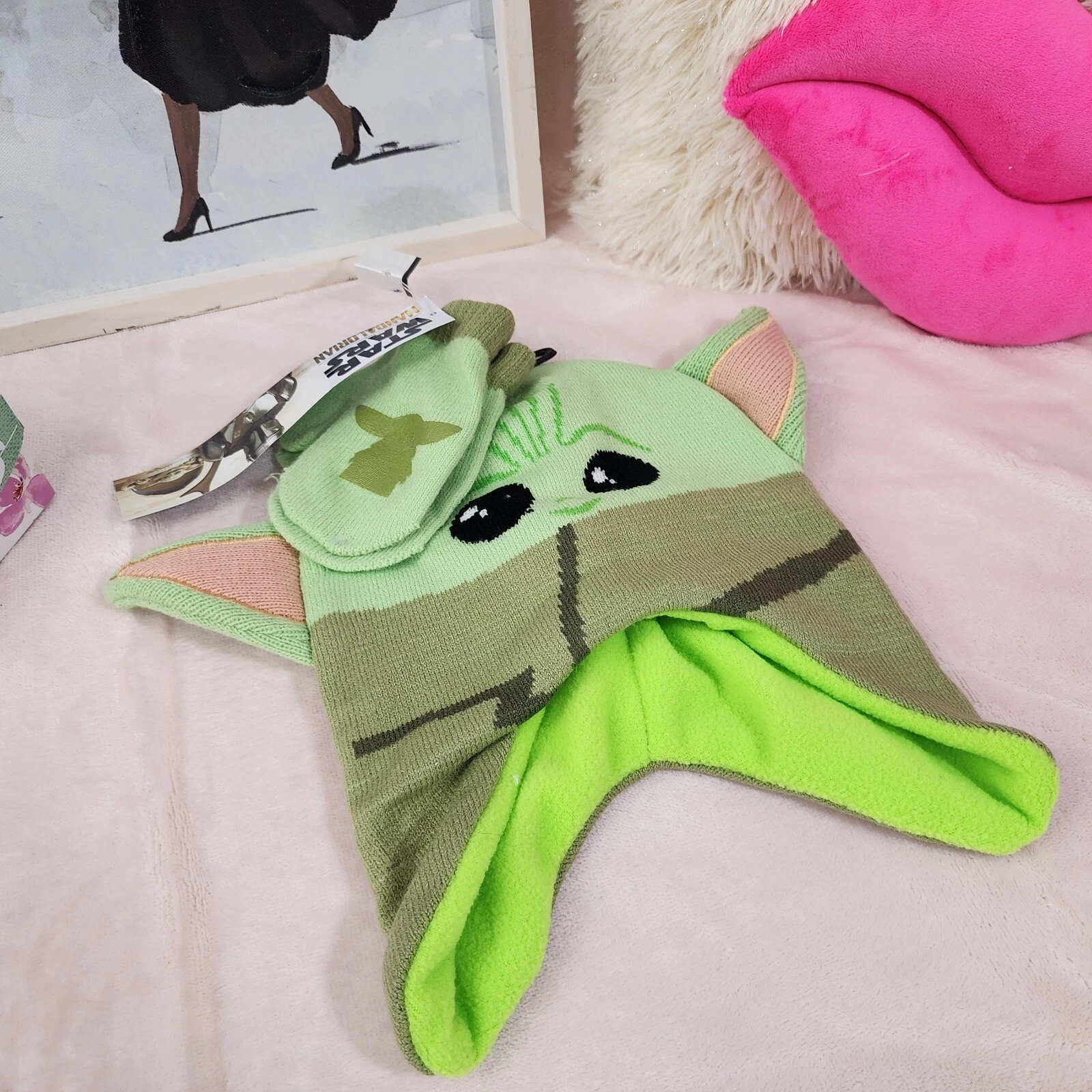 Starwars 2 Pieces Hat and gloves Kid's MANDALORIAN Super Cute !!!!!