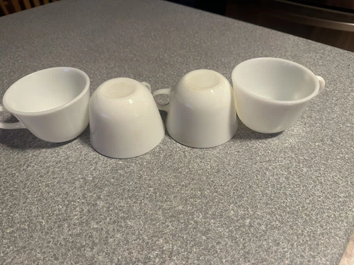 Pyrex - Set of 4 - White Milk Glass Coffee Tea Mugs Cups Soup Corning Vintage