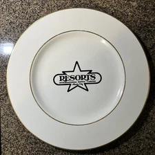 VINTAGE 1979 RESORTS INTERNATIONAL CASINO ATLANTIC CITY GOLD LINED DINNER PLATE