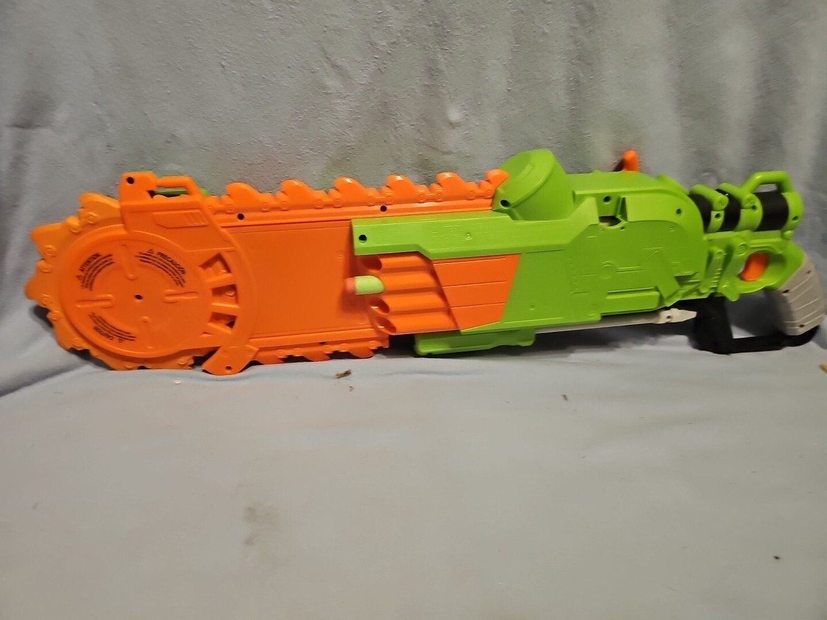 Nerf ZOMBIE Strike BRAINSAW Chainsaw Pump Action Blaster Gun