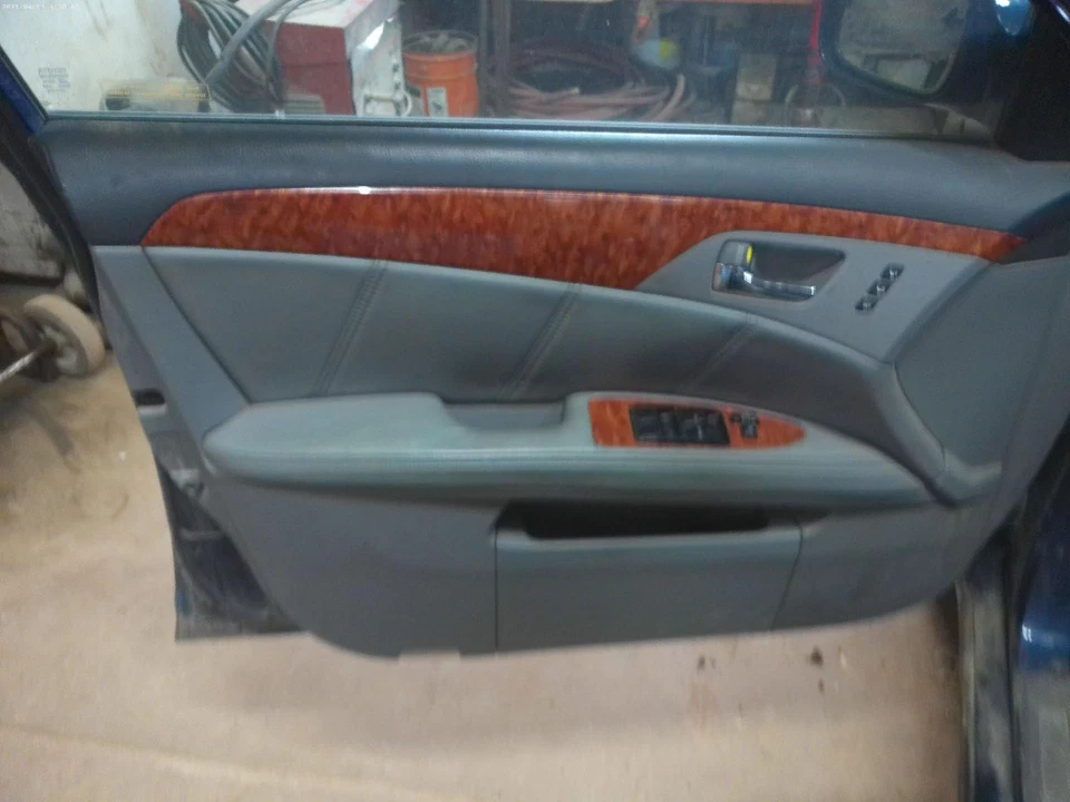 Used Fuel Injection Air Flow Meter fits: 2006 Toyota Avalon 2.4L 2AZFE engine Gr - Image 2 of 4