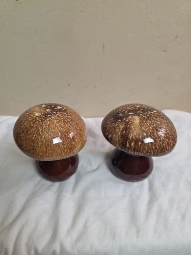 VTG HULL USA SALT & PEPPER SHAKER POTTERY BROWN DRIP GLAZE MUSHROOM MCM CERAMIC