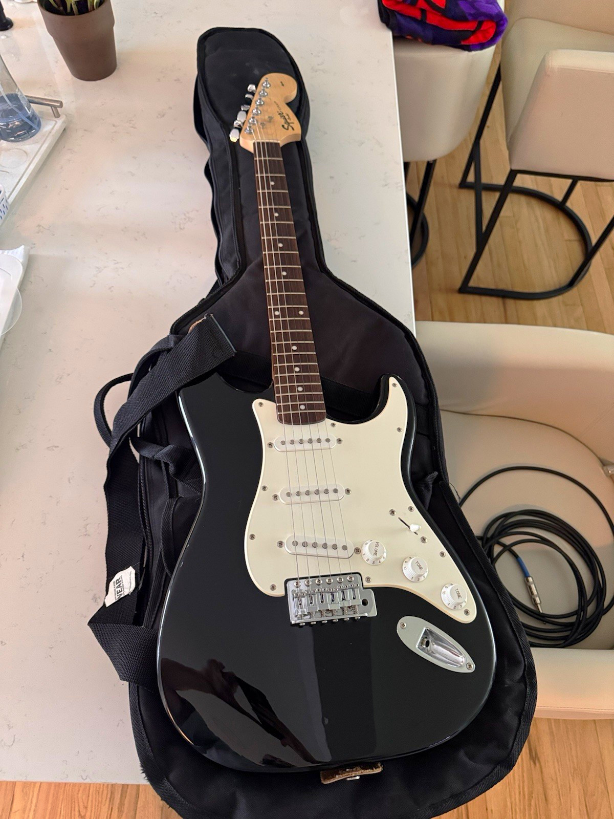 2005 Squier by Fender Affinity Stratocaster – Black – Gig Bag, Strap & Cable