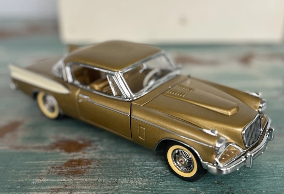 Danbury Mint  1957 Studebaker Golden Hawk W/Cert 1:24 - Mint - Image 4 of 4