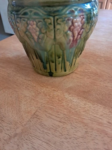 brush mcoy jardinere  pretty pink coloring 6" tall and 6" wide