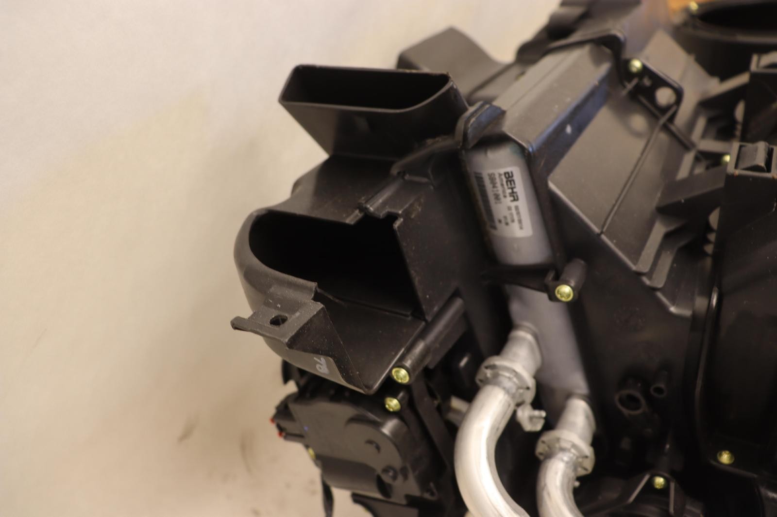 2014-2020 MASERATI QUATTROPORTE 3.0L HVAC HEATER A/C BLOWER HOUSING BOX OEM