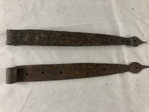 Antique Hand Forged Barn/Gate Pointed Hinge - Picture 5 of 9