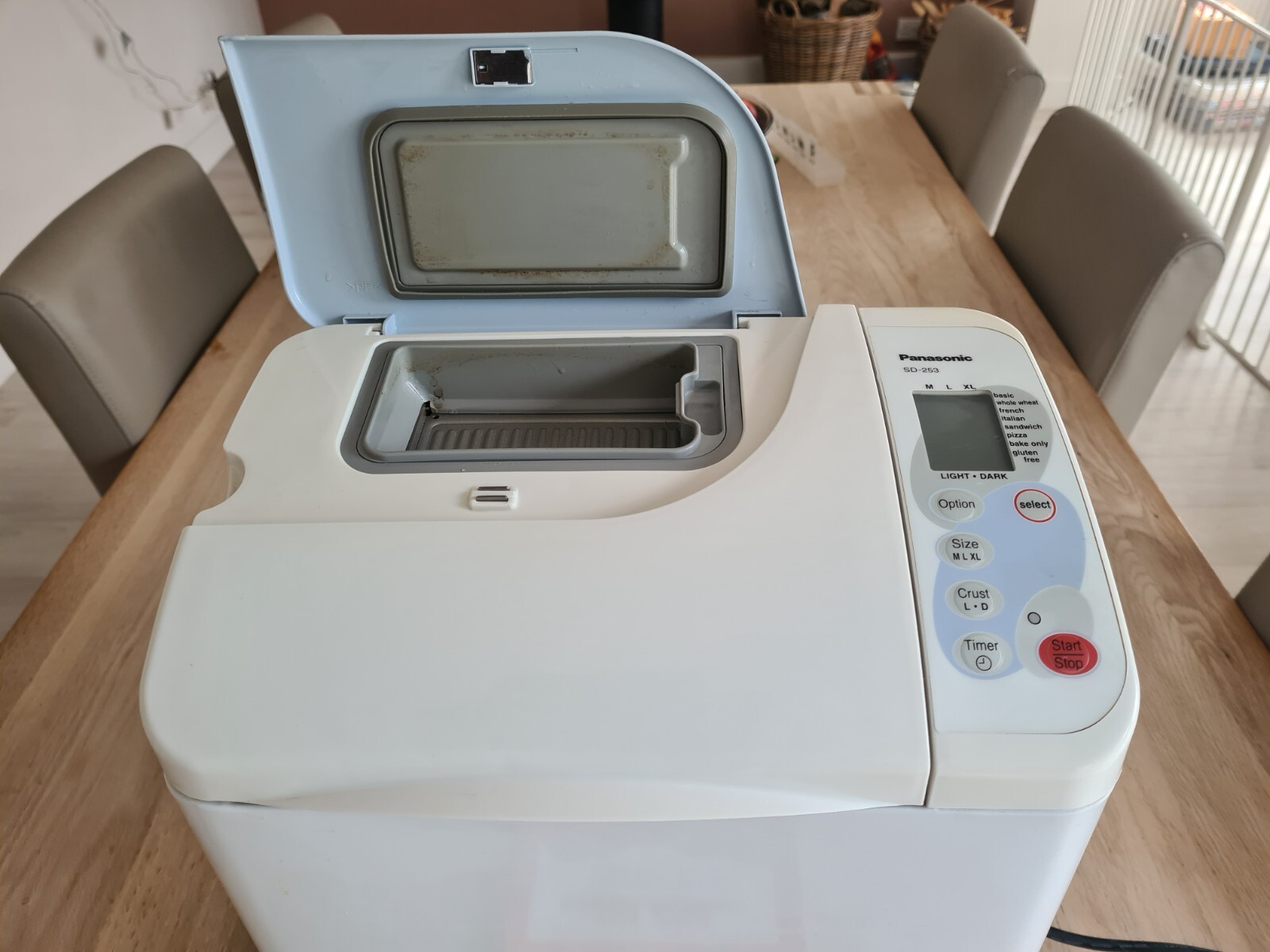 PANASONIC SD253 Automatic BreadMaker With Fruit & Nut Dispenser. eBay