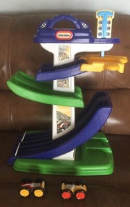 LITTLE TYKES  Big Adventures Raceway Car Tower Double Track with ORIGINAL CARS