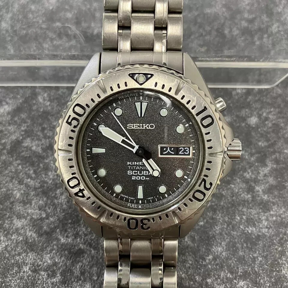 SEIKOセイコーKINETIC SCUBA 200m 5M63-OB40