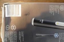 Oral-B iO 3 Deep Clean Rechargeable Electric Powered Toothbrush w 2 Brush Heads 4