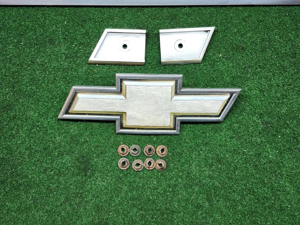 Juego de molduras de rejilla para camioneta Chevy 85-88 K5 Blazer C/K C10 emblema 1985 parrilla Foto 2 de 4