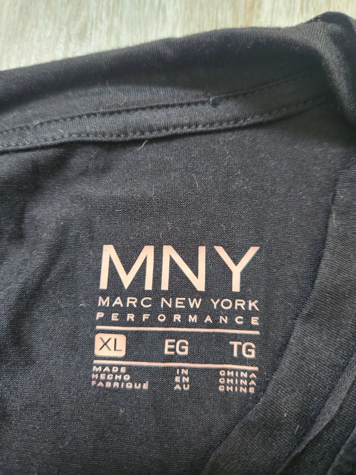 NUEVO CON ETIQUETAS Marc New York MNY Camisas de Rendimiento Recortadas Negro Azul Lote de 2 Talla XL Foto 3 de 4