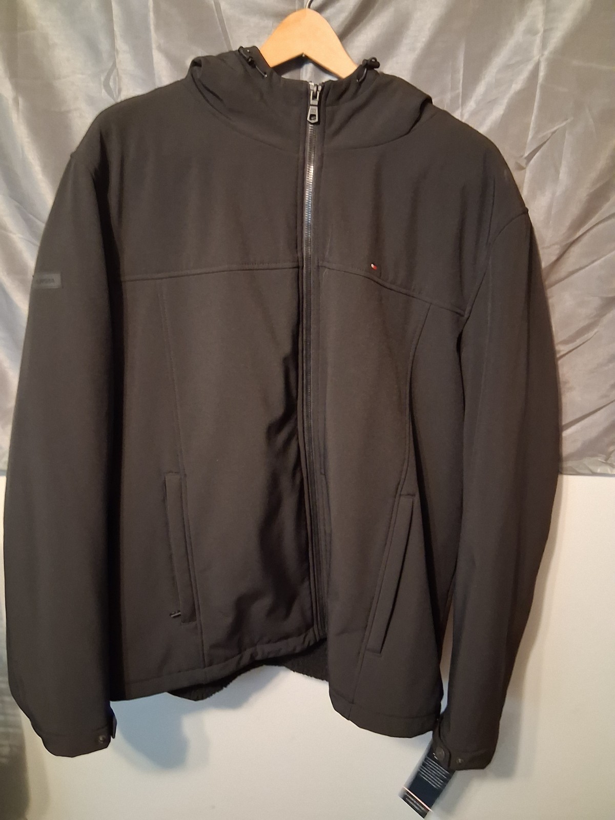 🇺🇸 Tommy Hilfiger Men’s Performance Hooded Jacket,Black, 2XL 👍GREAT CONDITION