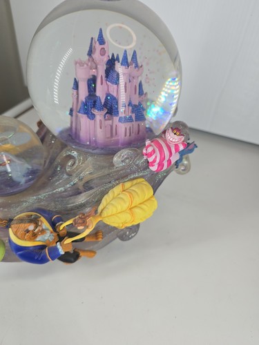 Disney magic kingdom multi personnage musical double globe de neige - Photo 4/7