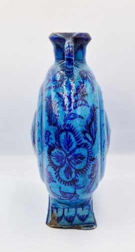 19TH CENTURY INDIAN MULTAN BLUE POTTERY MOON FLASK / VASE - Picture 2 of 6