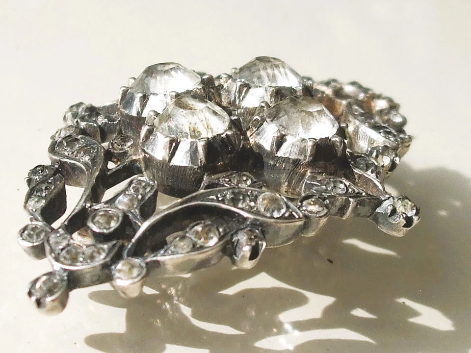 BELLE BROCHE ANCIENNE D'EPOQUE MILIEU XIXème en ARGENT avec PIERRE BLANCHE - Photo 3/4