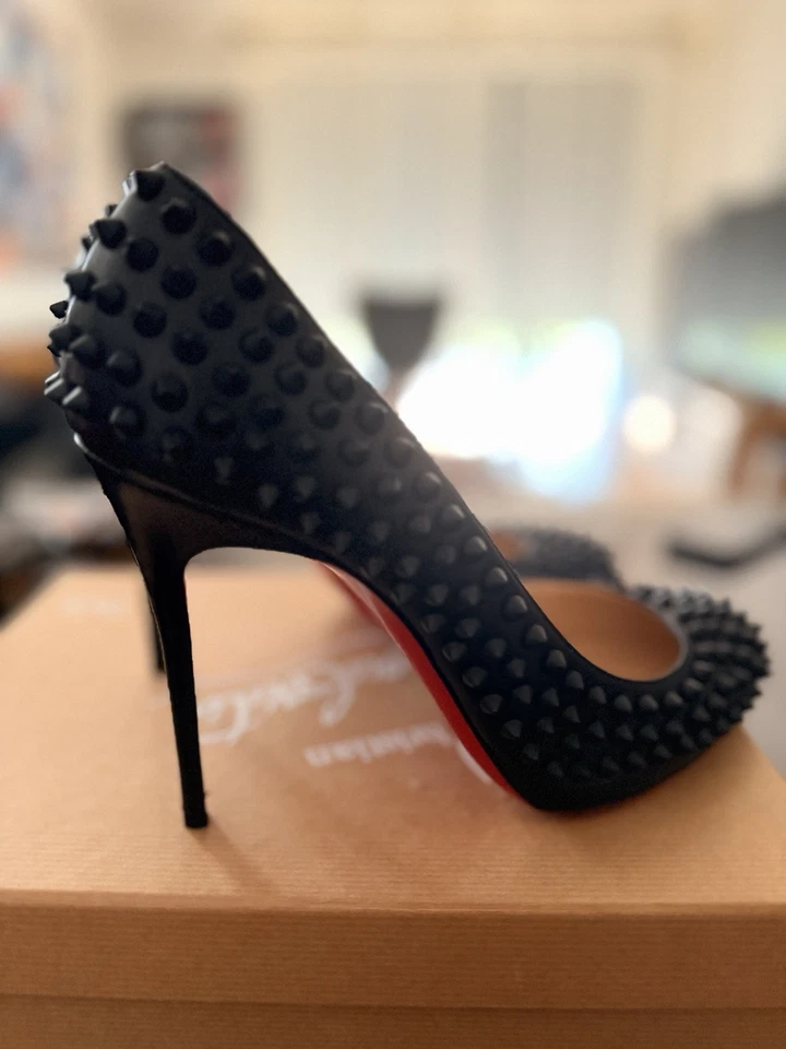 Escarpins Louboutin modèle « Fifi Spikes » noires T40 EU - Photo 3/4