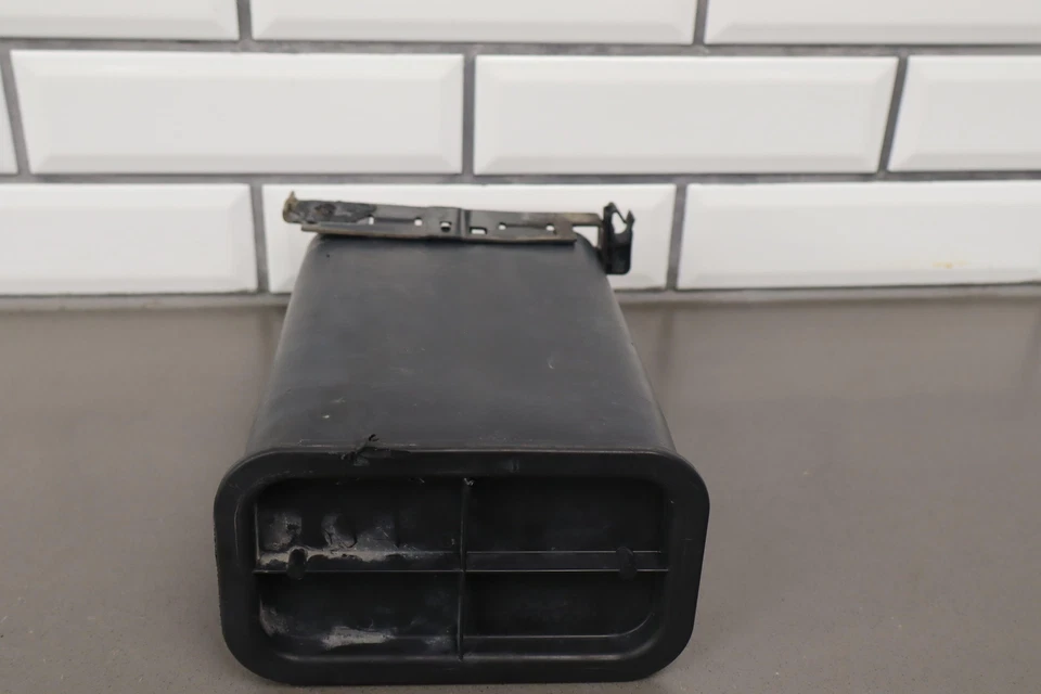 2001 Chevy 2500HD 8.1L Emissions/Vapor Canister - Image 3 of 4