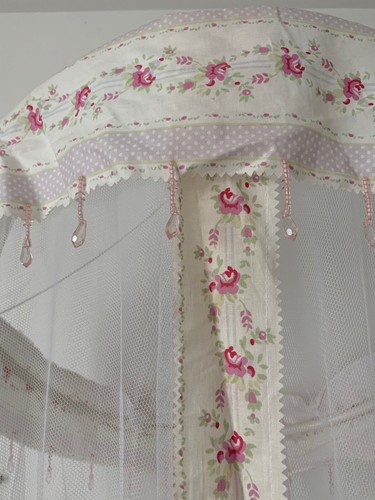 Beautiful Childrens Droplet & Floral Trimmed Net Canopy - Picture 6 of 12