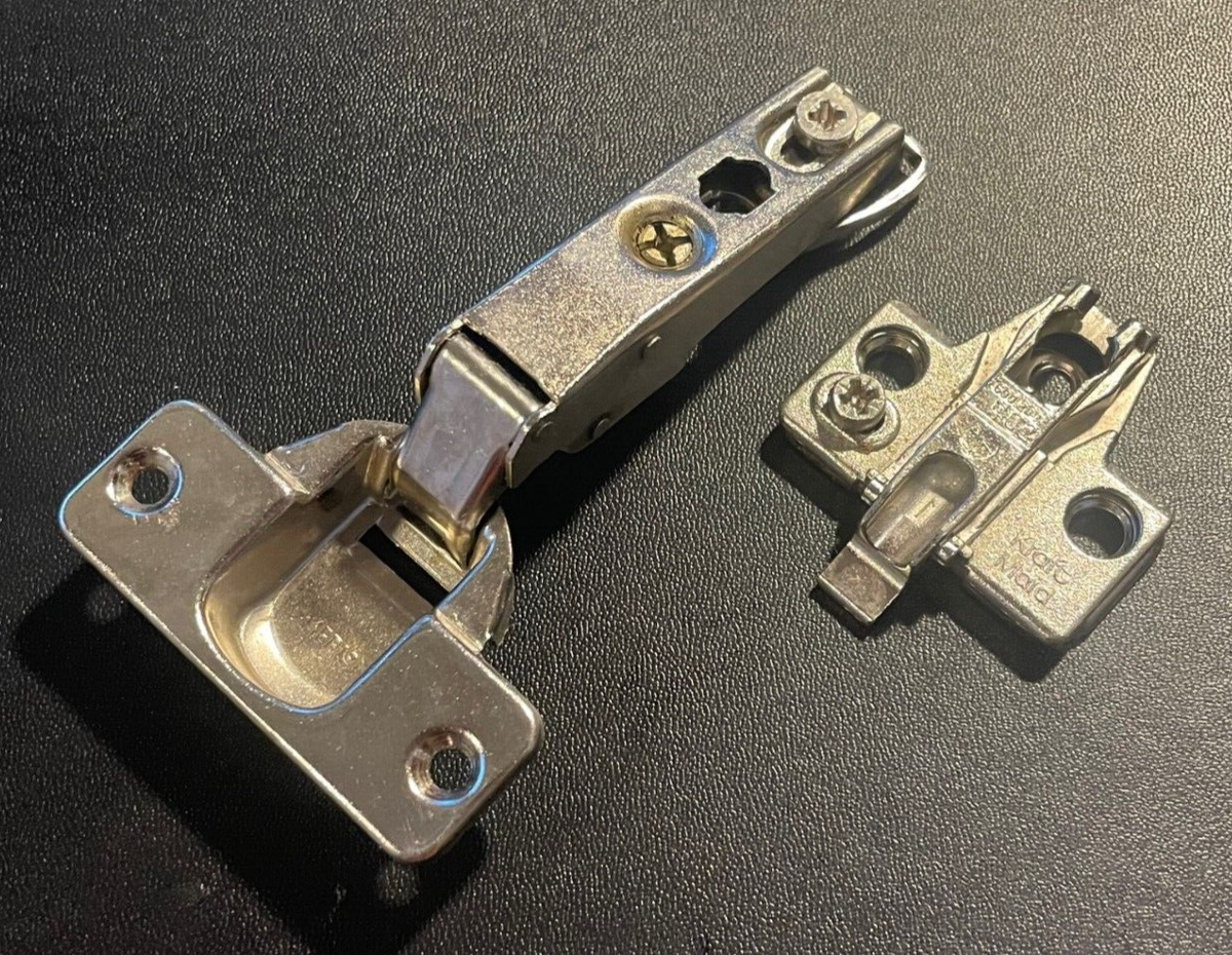 MEPLA Cabinet Hinge 652.320.55.01 w/ Base Plate 592.393.86.00