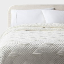 King Diamond Matelasse Gauze Quilt Ivory - Threshold