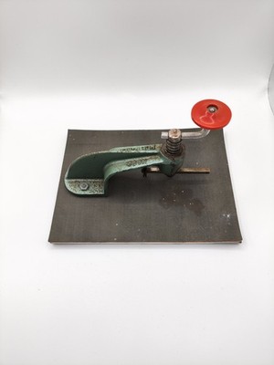 Vintage Fletcher Lens Circle Glass Cutter No. 32 Made In USA  Cutting Turret