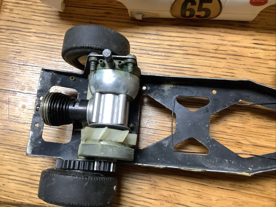 Vintage Cox Motorizado Jim Hall Chaparral Autorizado Escala 1:20 Caixa Usada - Imagem 4 de 4