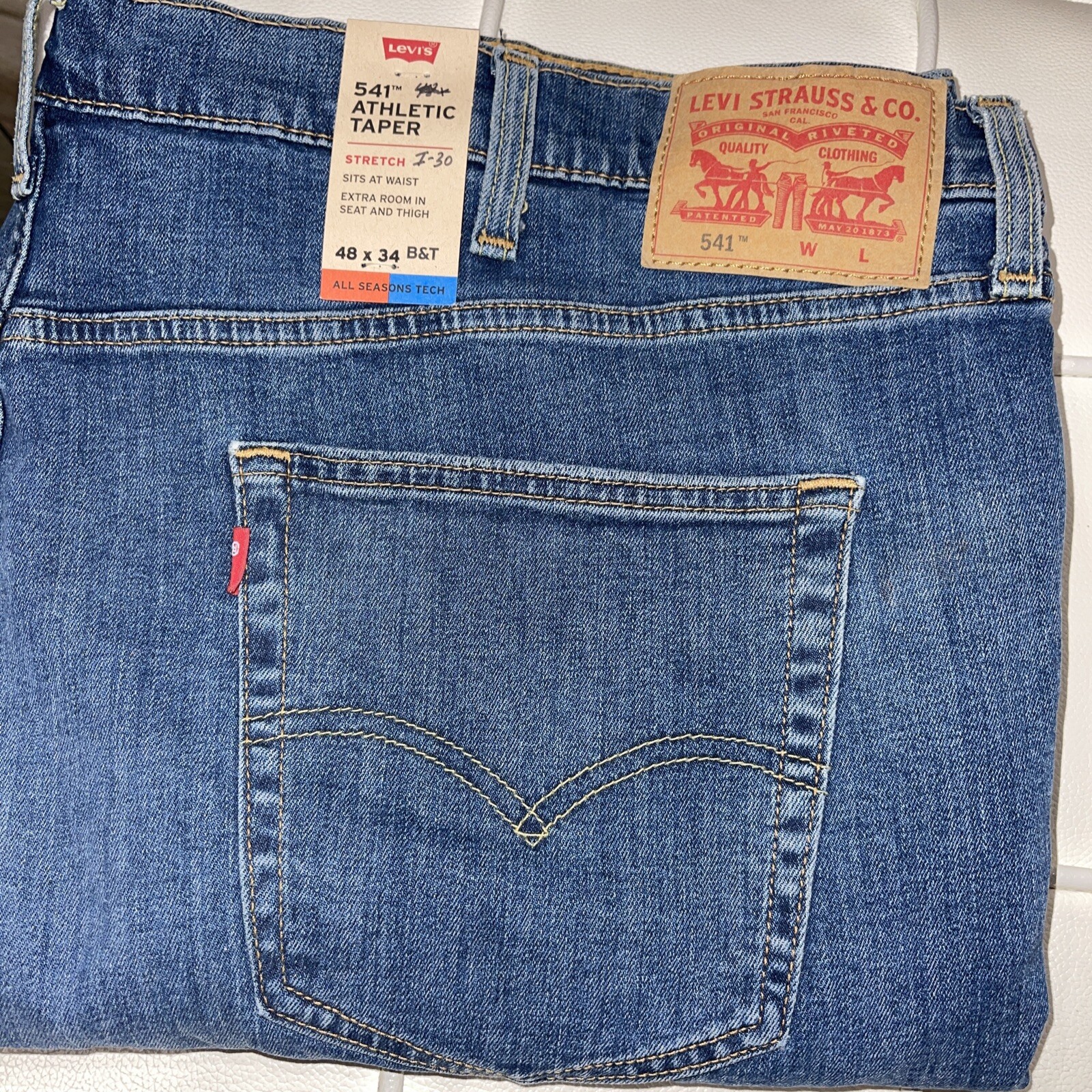 levi's athletic fit