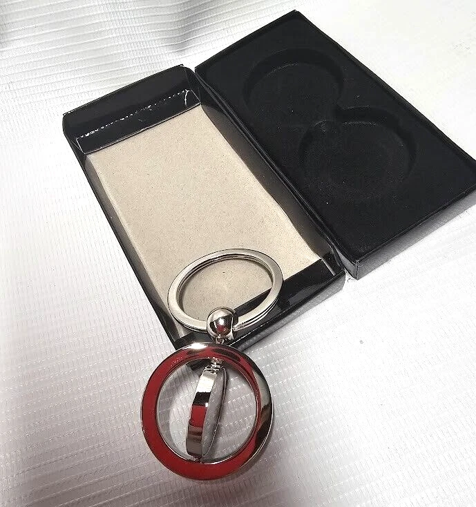 Sabra Hummus Keychain Portable Brand Icon metal and great collectable key chain Foto 3 de 4