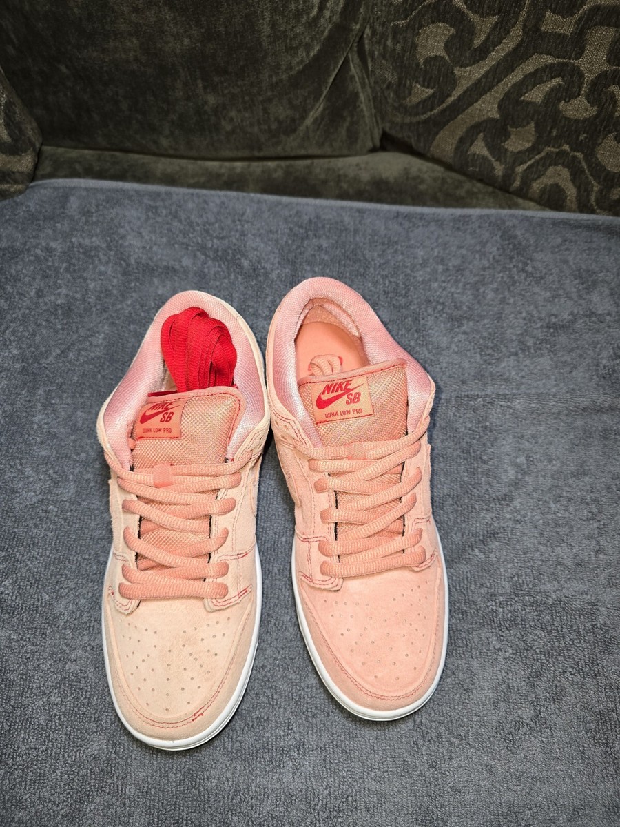 Size 7.5 - Nike Dunk SB Low Pink Pig New With Defect. 194500866744
