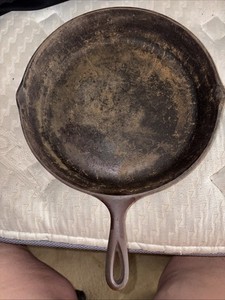 No. 10 Cast Iron Skillet Large 11 5/8 Inch Made In USA SK. D2