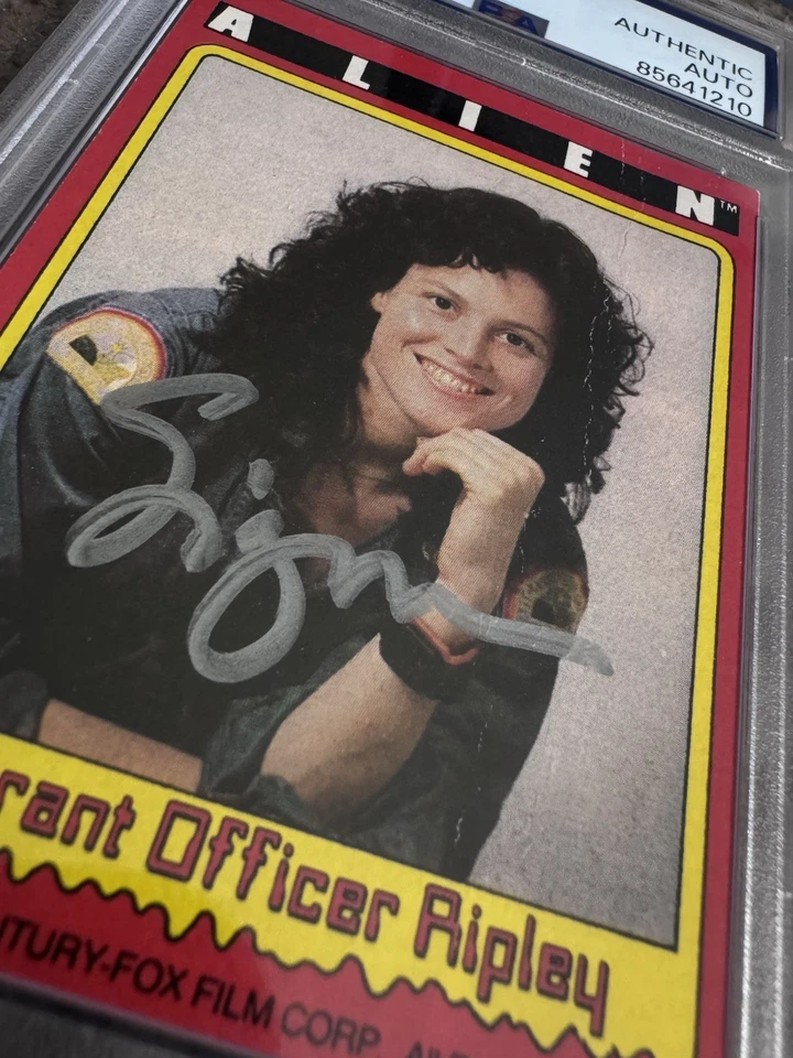 1979 Topps Alien #9 suboficial Ripley firmado Sigourney Weaver PSA ADN automático Foto 3 de 4