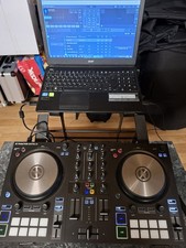 Native Instruments Traktor Kontrol S2 MK3 2-D...